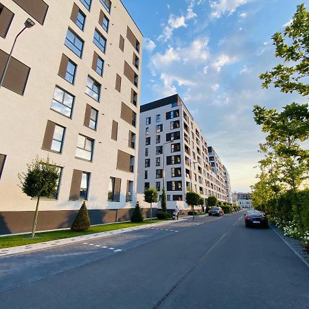 Deluxe Apartment With Balcony And Private Parking In Colvmna Residence คลูจ-นาโปกา ภายนอก รูปภาพ