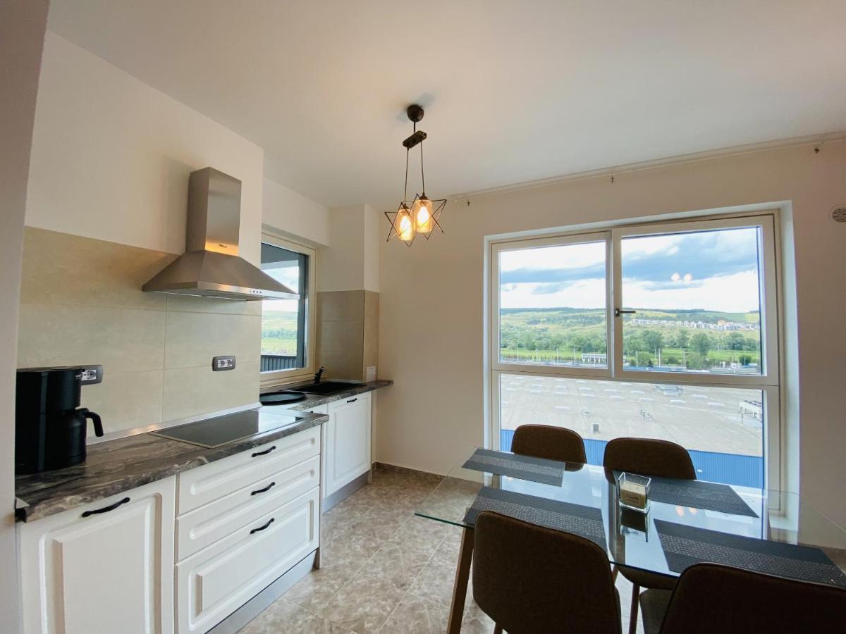Deluxe Apartment With Balcony And Private Parking In Colvmna Residence คลูจ-นาโปกา ภายนอก รูปภาพ